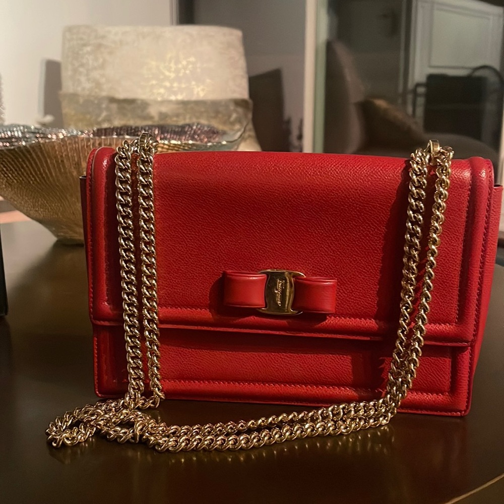 Salvatore Ferragamo Shoulder Bag Vara Bow Red Leather Shoulder Bag